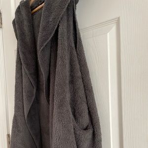 Cozy gray sleeveless sweater